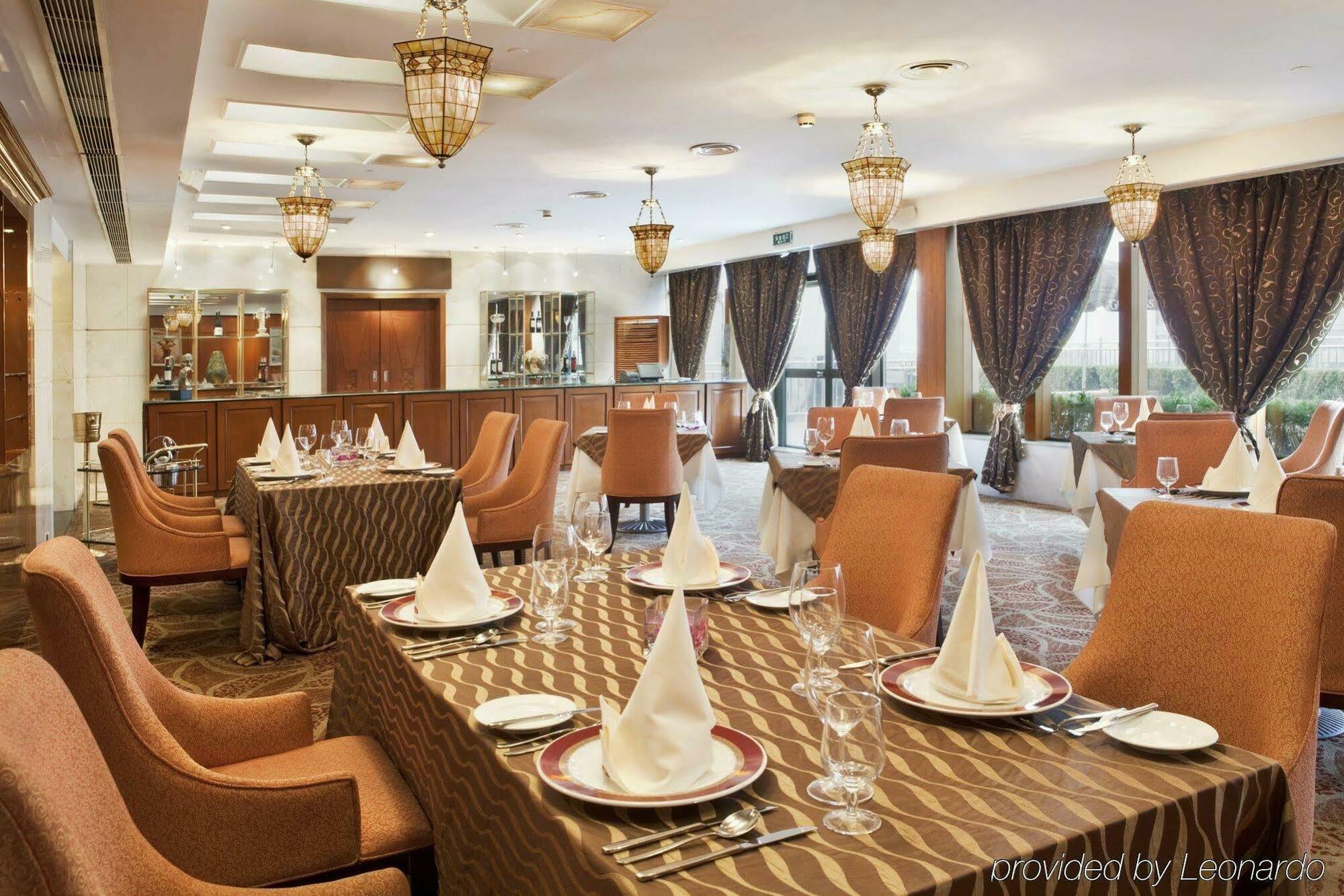Crowne Plaza Nanjing Hotels & Suites Restoran fotoğraf
